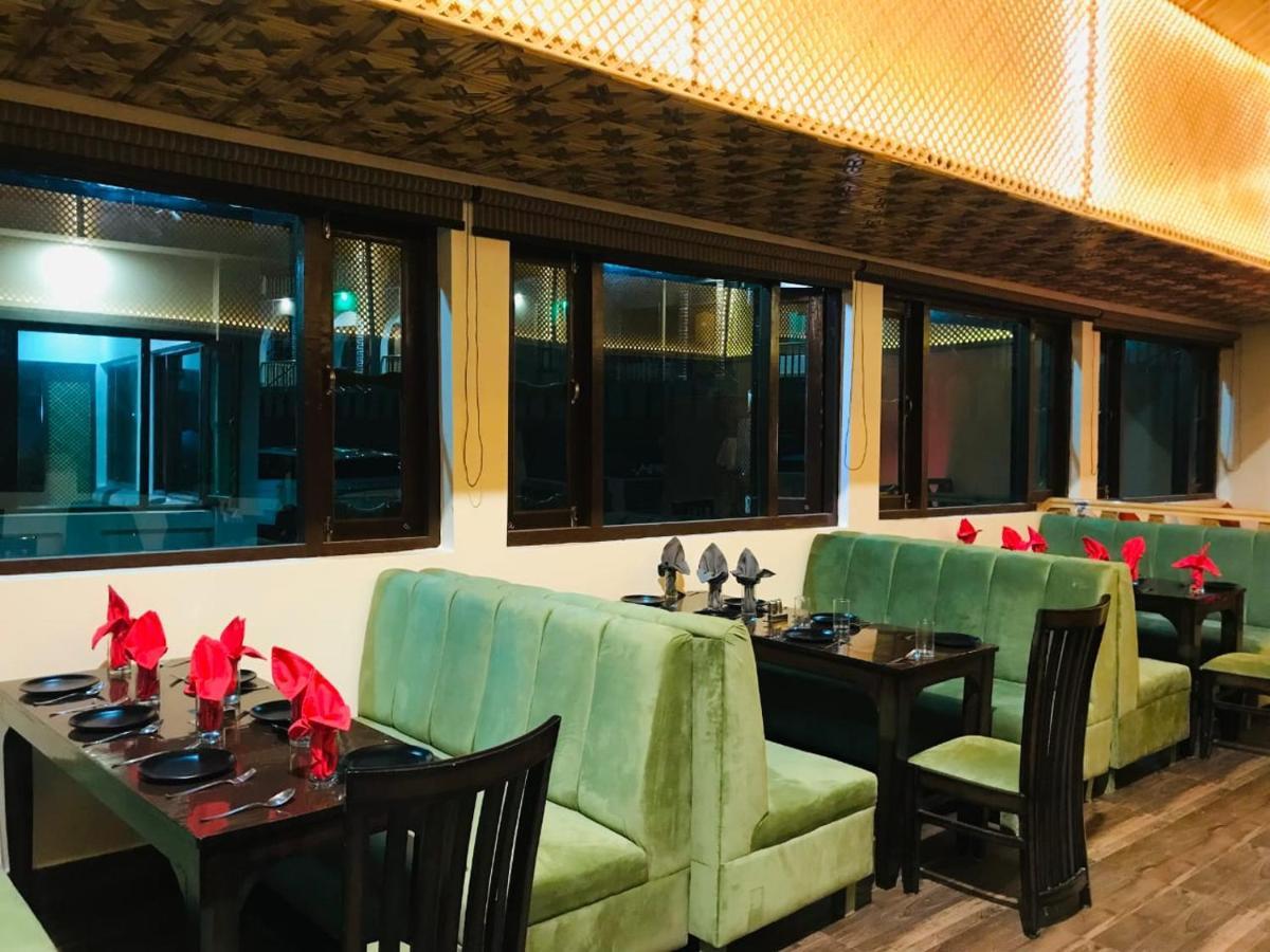 restaurant